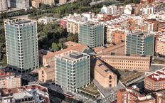 Vista aérea del completo administrativo 9 de Octubre, formado por cuatro torres y un edificio central en forma de estrella