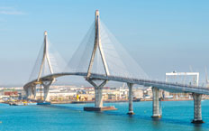 Vista aérea del puente sobre la bahía de Cádiz